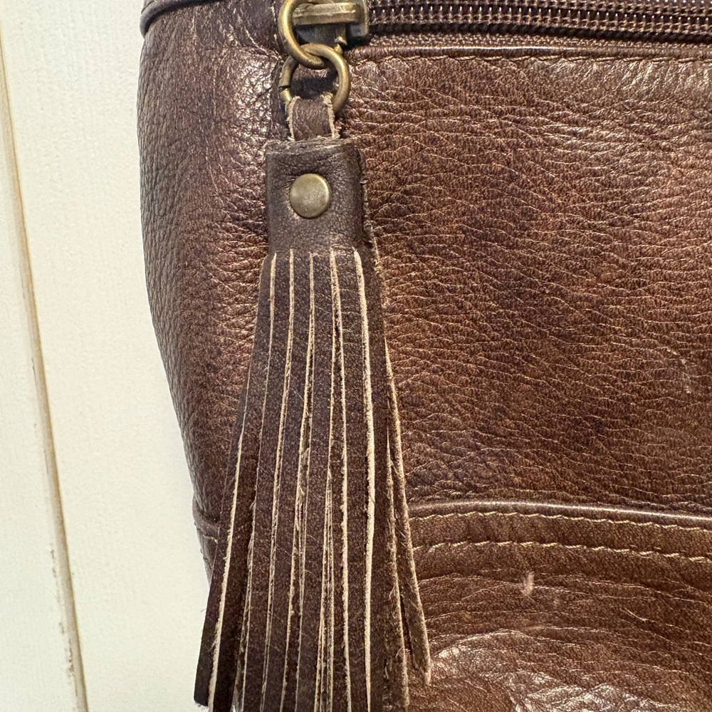 Avorio The Original Italy brown leather purse.

- 




- - Picture 4 of 16